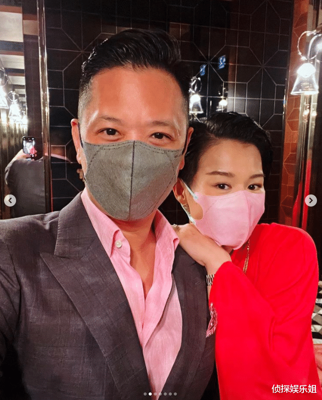 胡杏儿|胡杏儿与老公约会秀恩爱,夫妻贴头合影超甜,三娃辣妈法令纹抢镜