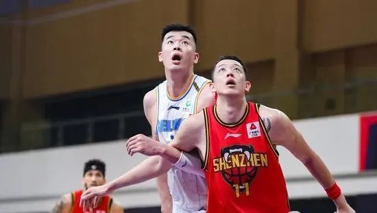 |终于当选！场均3帽啊！中国男篮最佳防守球员！他现在只比周琦差
