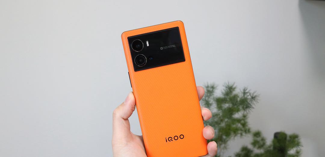 iqoo|iQOO 10 Pro外观大改,新配16+512G存储,无可挑剔的配置