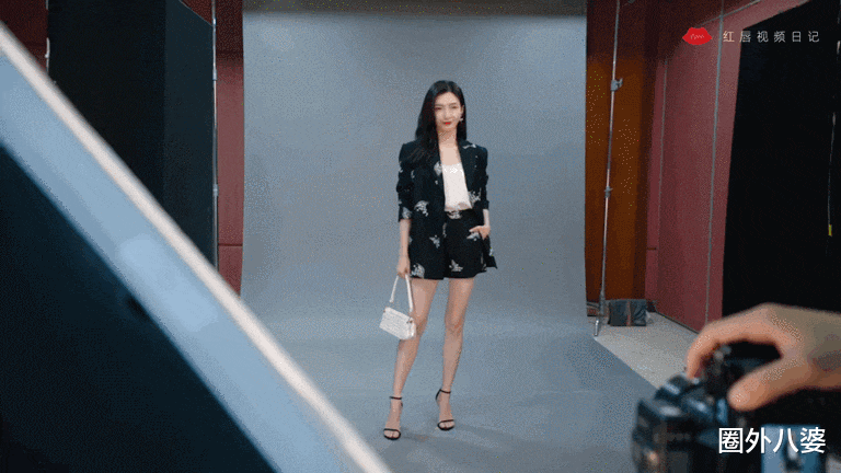 穿衣搭配|国产剧里拍的是女毯星，不是女精英