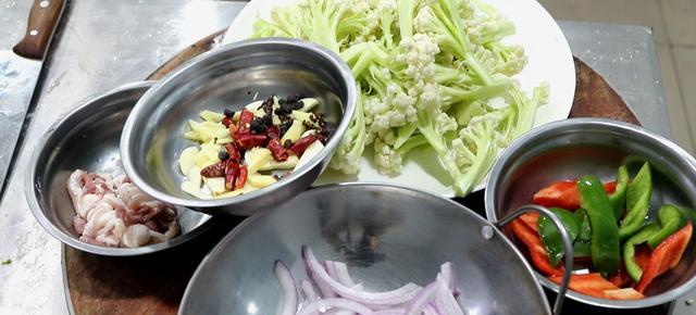 入夏后，建议多吃5菜3果，富含天然高叶酸，中老年人更要懂得吃