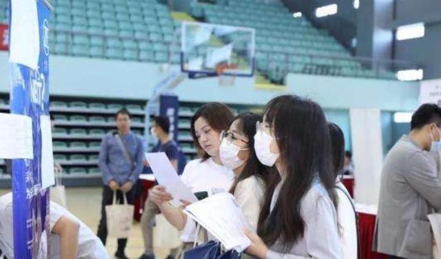 招聘|“你很优秀,但我们不招三无学生”,大公司HR的话,现实又扎心