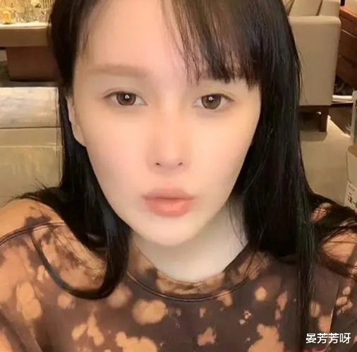 赵本山|赵本山女儿球球：顶撞汪涵，直播炫耀家底，一顿早餐需要10万元？