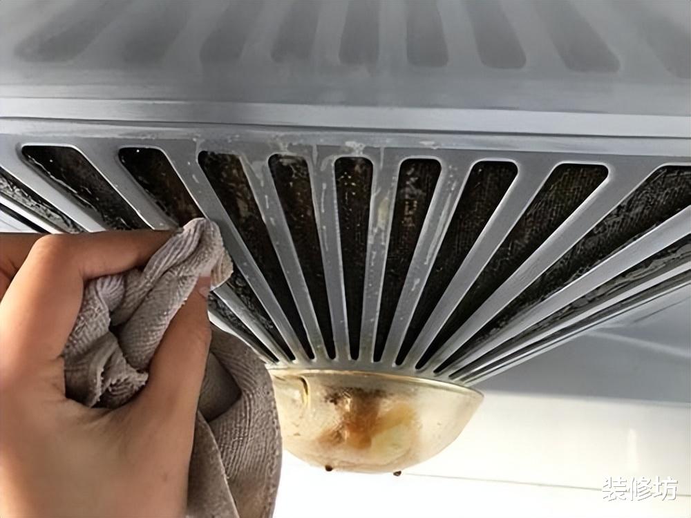 再脏的油烟机,不拆不卸,用上这些方法,油污哗哗往下流