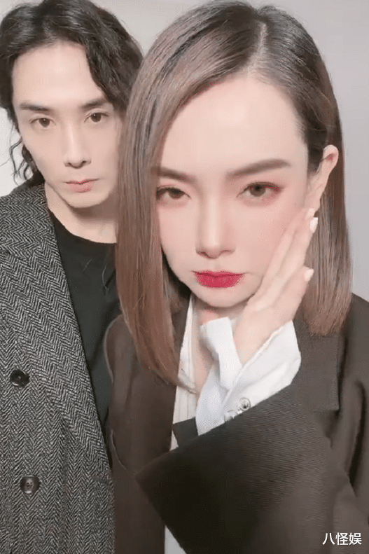 杨幂|戚薇与老公花式蹦迪，侧身大肚子好明显，李承铉抢镜头被一把推开