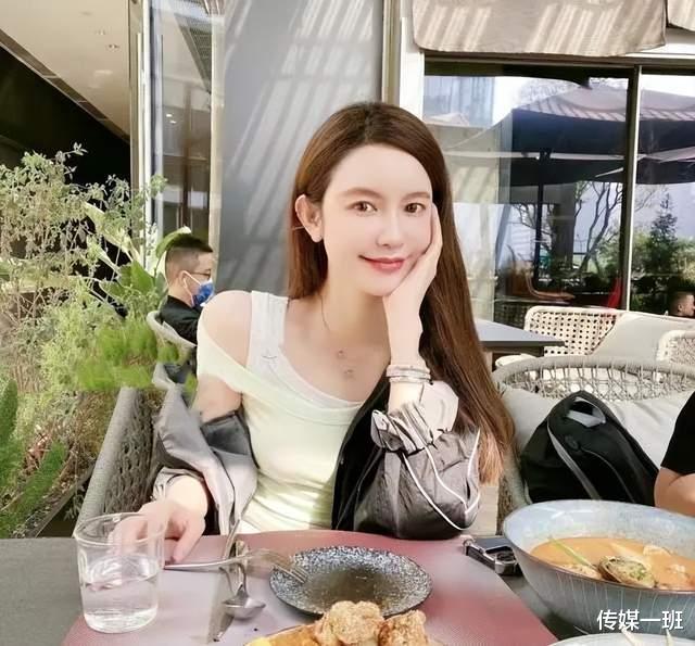 张大奕|张大奕与蒋凡一别两宽后,女方已准备嫁入豪门,男方事业不断受挫