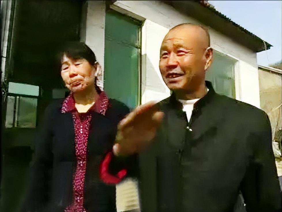 小沈阳|坎坷的小沈阳:与赵本山情同父子,走红后怎样对待结发妻?