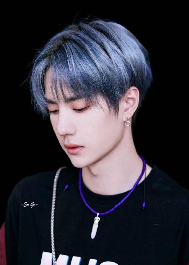 周深|惊讶么？周深在这份榜单中竟力压肖战王一博：究竟谁才是男星顶流