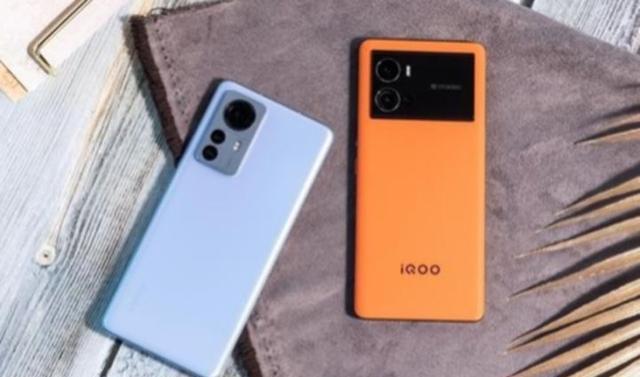 小米科技|小米12和iQOO9相比，该如何选择？