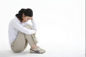 衰老|女性睡前爱做这4件事，可能会“加速衰老”，看看你占了多少个？