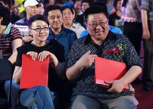 梁冠华|梁冠华：靠“狄仁杰”走红，因太胖而自卑，却又娶了人艺女神为妻