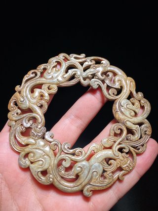 |汉 和田玉受沁 镂雕 龙纹 玉环 环珮