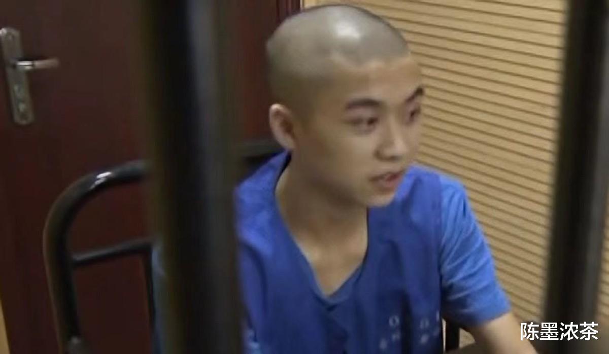 2015年20岁女孩被男友逼着“杀人”后,男友让她去做“小姐”,报警后,尸体不翼而飞