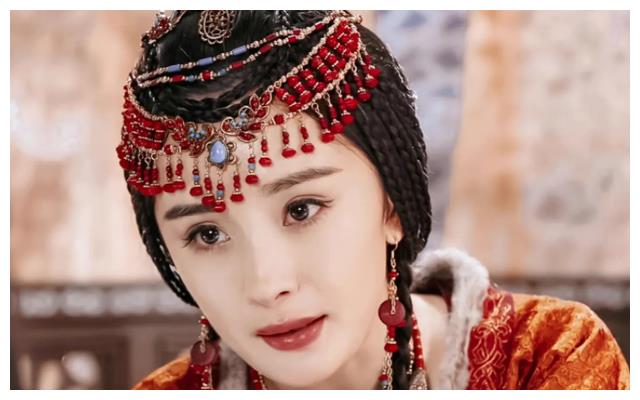 杨幂|杨幂新剧官宣演员阵容,但凡她颜值差一点,都会被这5位美女艳压