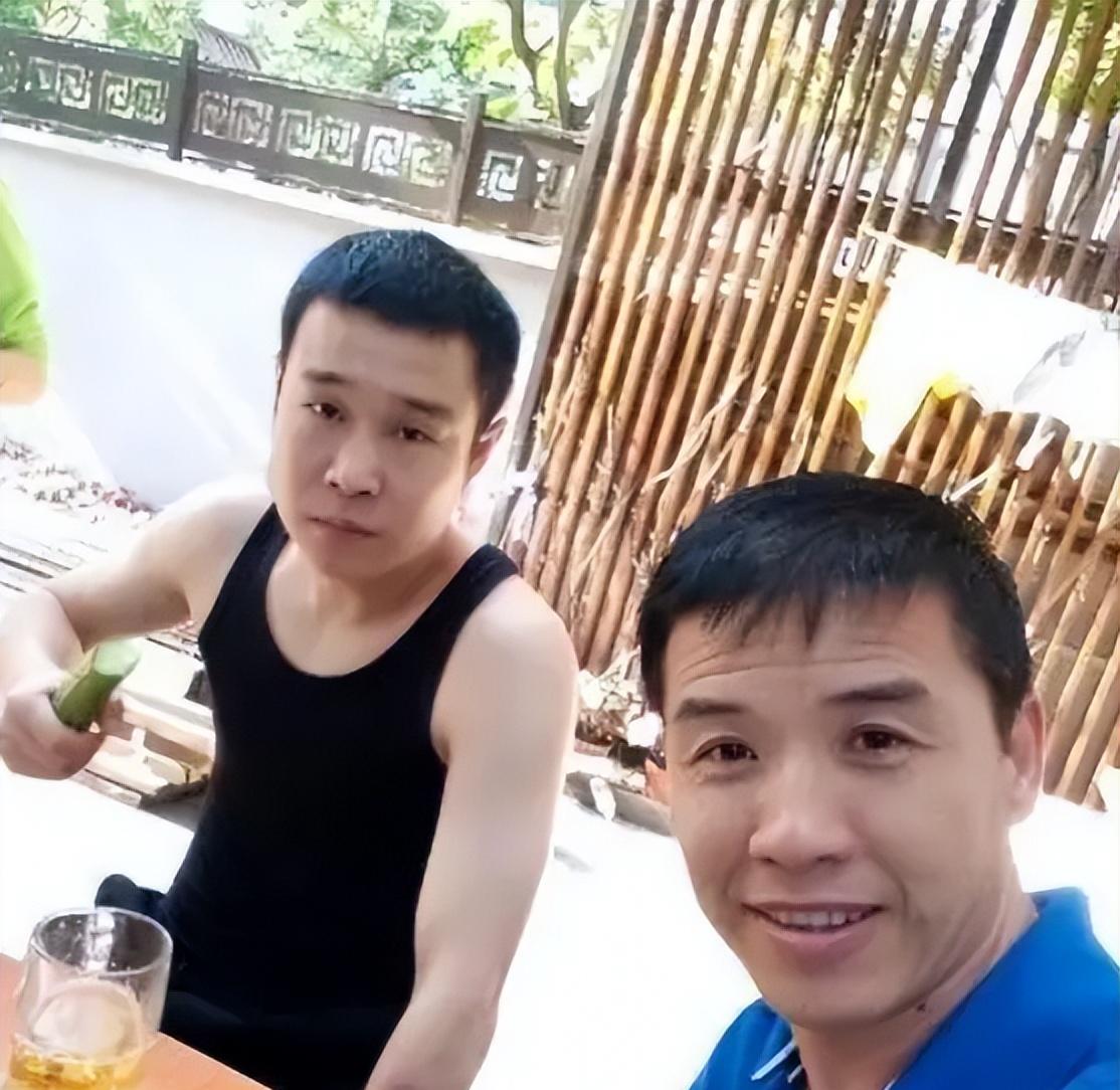 赵本山|“赵四”关小平与众师兄弟同台表演，一起录视频感谢恩师赵本山