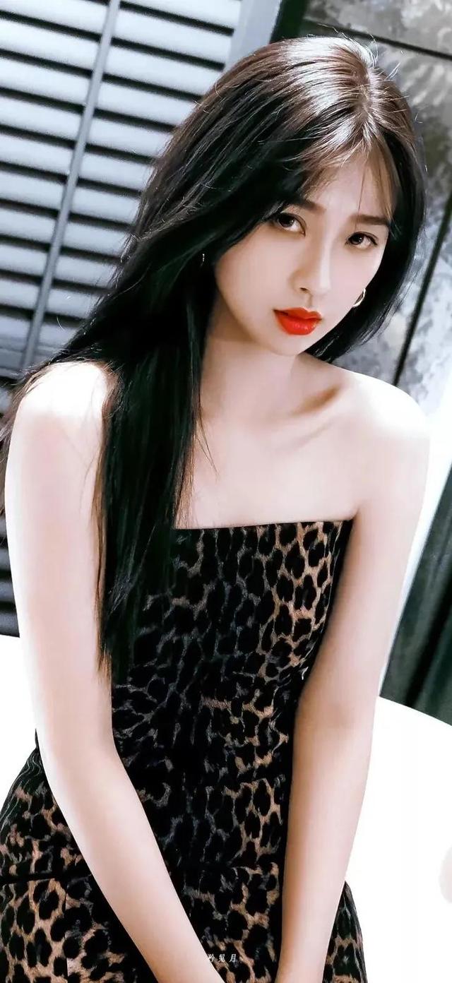 虞书欣|明星美图欣赏—性感美丽的虞书欣