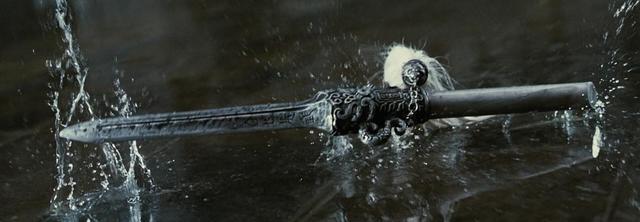 三体|《满江红》的道具和声音美学:重现宋刀八色、山西梆子串场,绝了