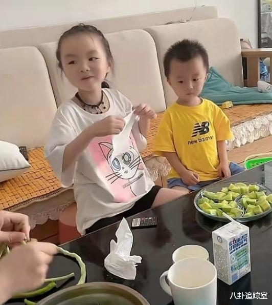 奇奇|利用孩子捞金？田静直播10小时，奇奇悦悦中途代播，网友：太荒谬