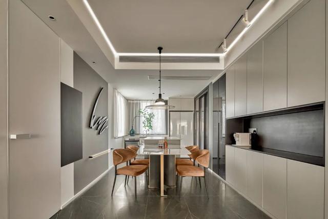 180㎡现代主义，安静舒适的设计，令人轻松惬意