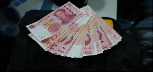 “她一个失足女怎么敢报警的?”小伙抢劫失足女5000元获刑十年
