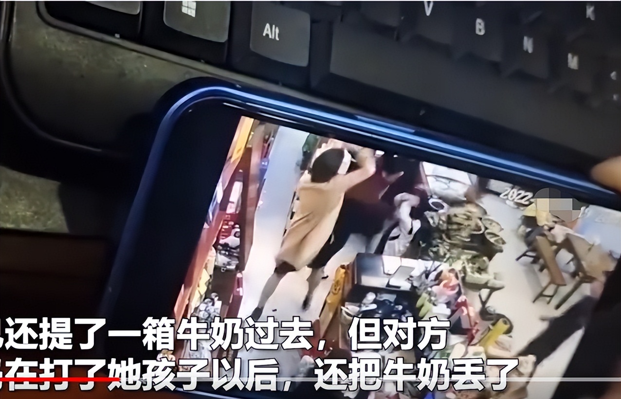 学生在学校起争执,妈妈登门道歉却被打伤,孩子被掌掴脚踹抓头发