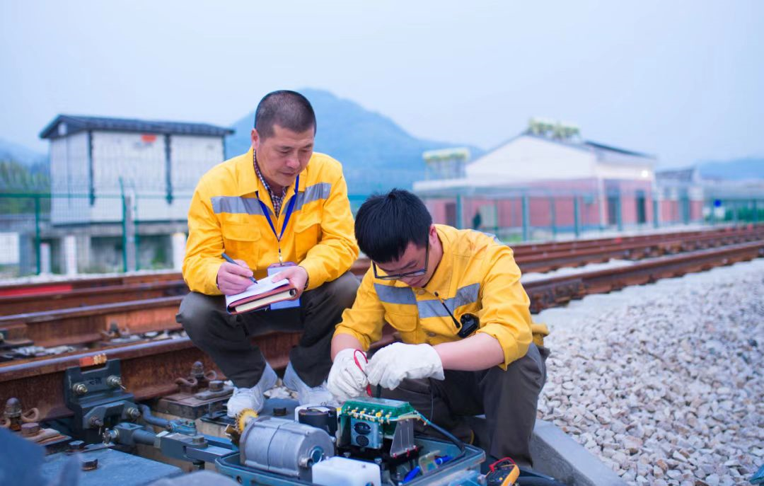 招聘|“中国铁路”开始招聘,工资有望达7000以上,毕业生不容错过