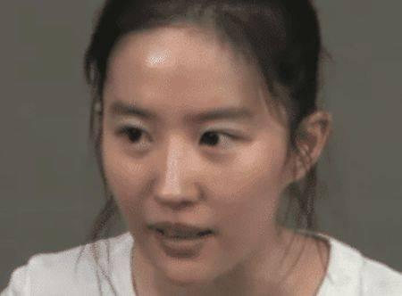 刘亦菲|真实镜头下的刘亦菲,纯素颜大胆出镜,“仙女”果然并非浪得虚名