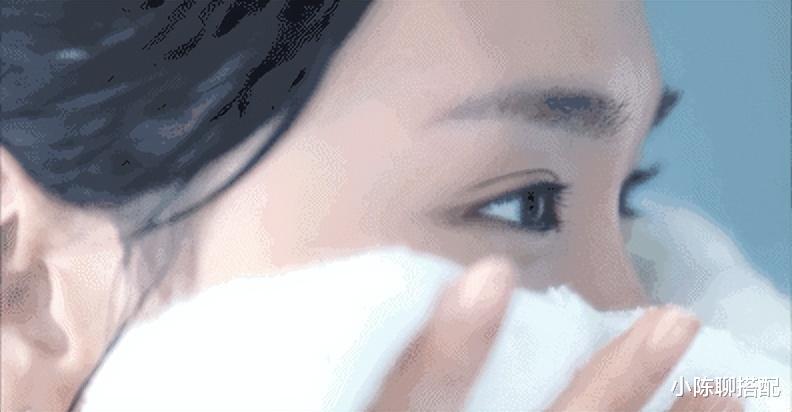 护肤品 女人一旦过了40岁，洗脸时留意这2点对皮肤好，比涂护肤品更管用