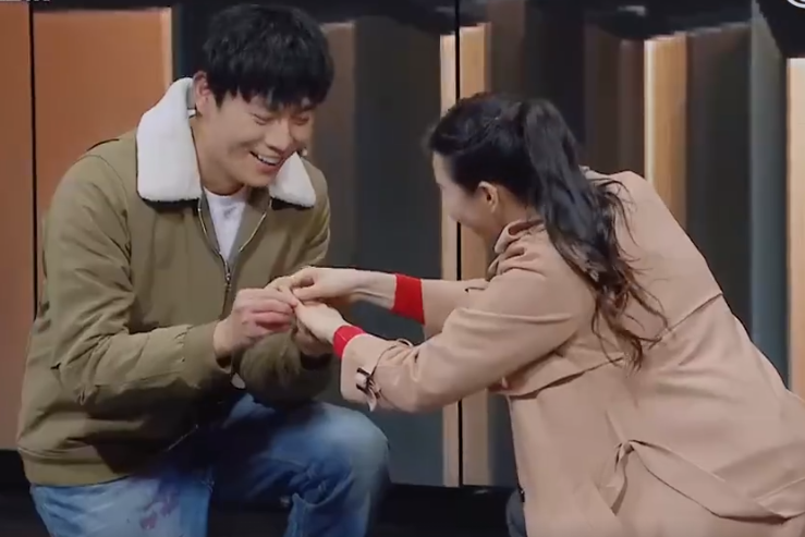 秦昊|秦昊遇伊能静那年就挣几万,送房子被拒!感慨媳妇太好祖坟冒烟了