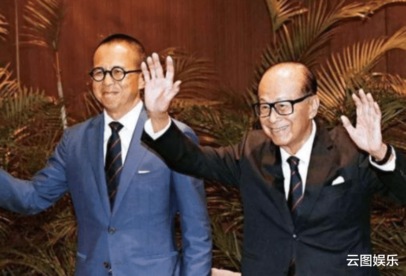 李泽楷|94岁李嘉诚现身寺庙!骑电动车上山被4人保护,次子李泽楷罕同行