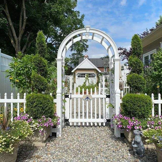 各种风情元素的融合,打造出一个如梦如幻的混搭式庭院