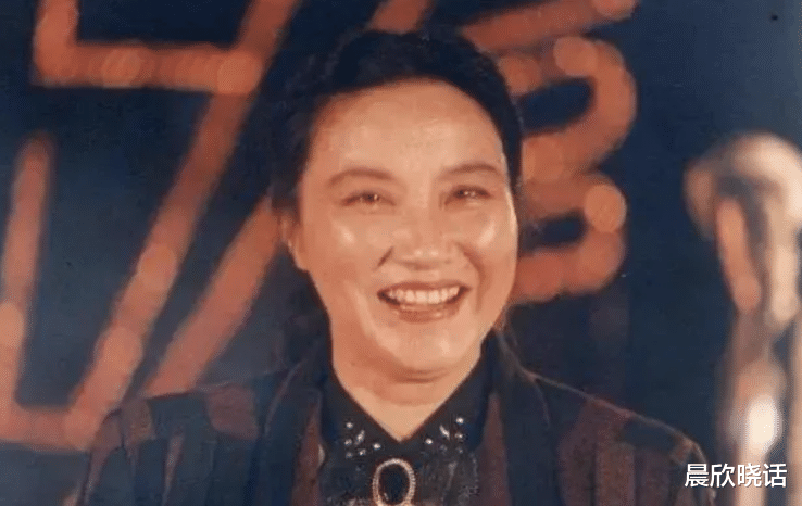 电影|演员祝希娟，嫁初恋恩爱58年，晚年和老伴住养老院