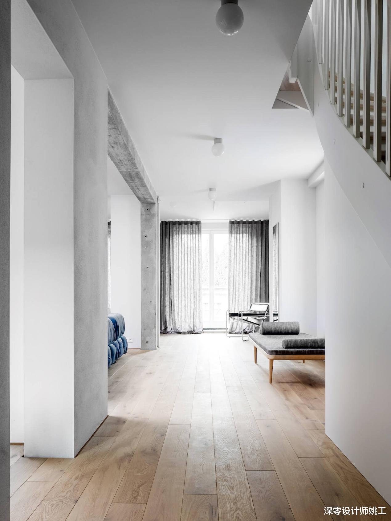 这才是真正的简约,135㎡全屋刷白不单调,铺木质地板更添温馨感