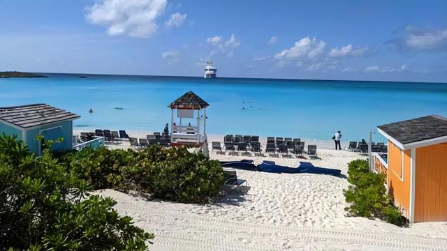 设计师|美国一对50岁夫妇卖光家产,退休后住游轮上:比房贷便宜的多