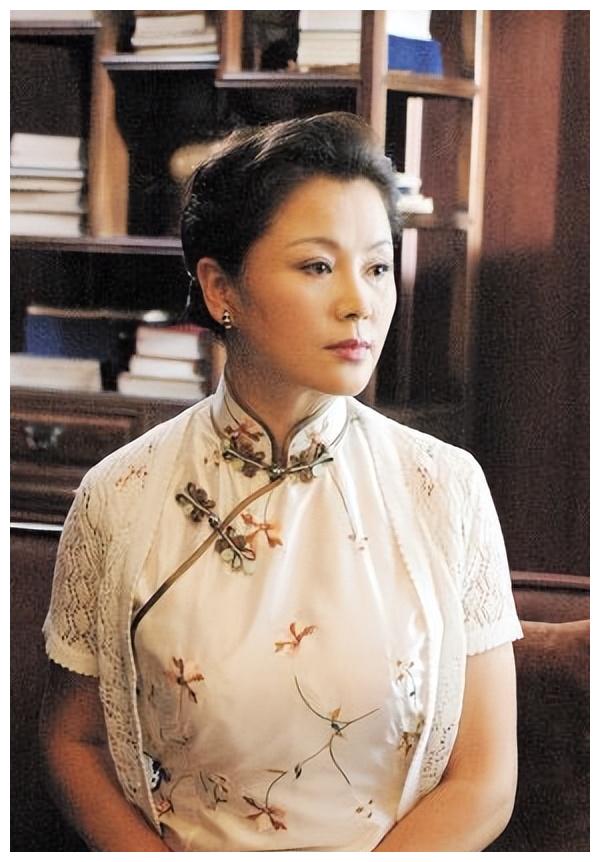 于小慧|于小慧:被2段感情伤得遍体鳞伤,不再相信爱情,如今52岁单身一人