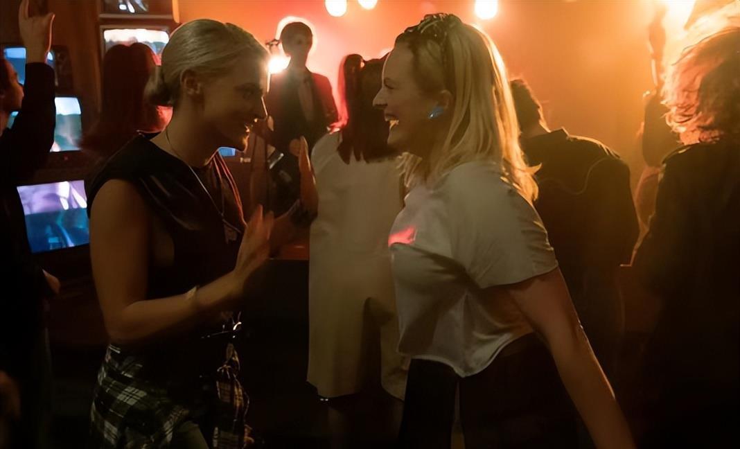 女孩|开局悬疑感满分，怒刷8集后真香