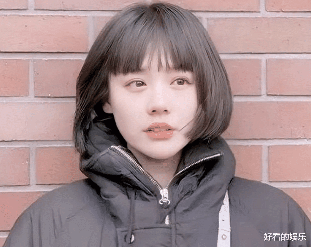 马思纯|马思纯官宣与张哲轩恋情，男方腰间纹身很抢镜，网友：错付了