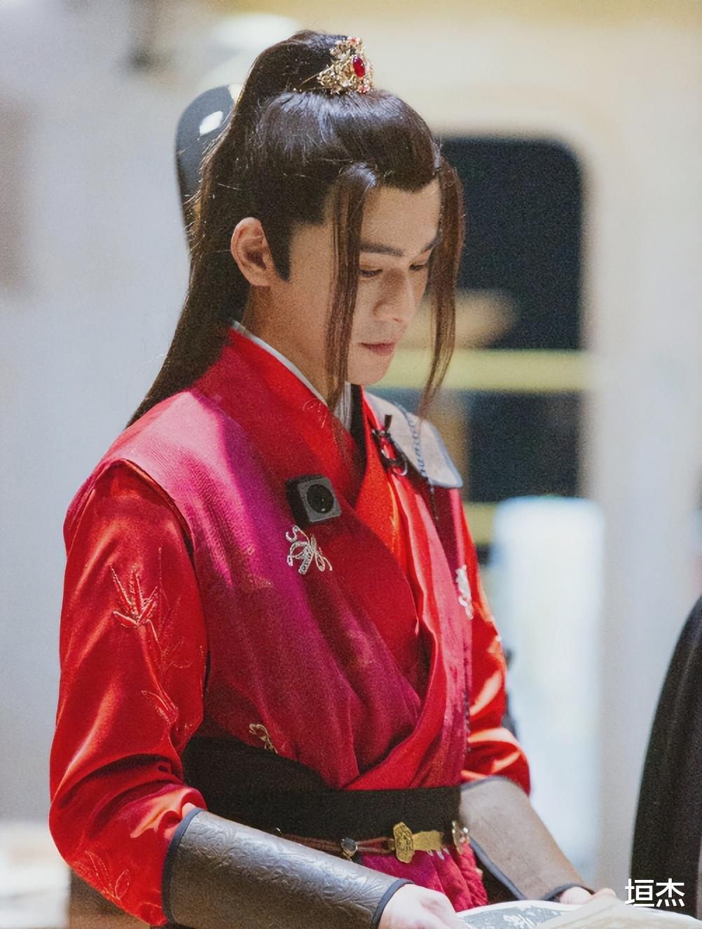 罗云熙|仪态差就别尬演贵公子,这6位男星告诉你,什么叫“贵气天成”