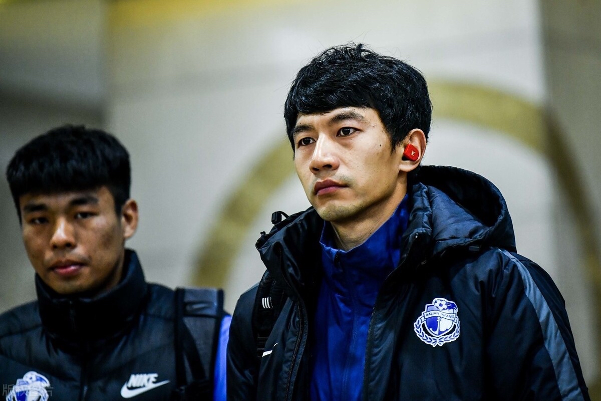 世界杯|强援到位替童磊，大连人37岁功勋“二进宫”，谢晖已带队+考察外援