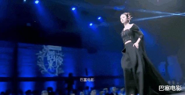 陈志朋|有一种做作叫明星走秀，千奇百怪、扭捏好笑，蔡少芬陈志朋在干嘛