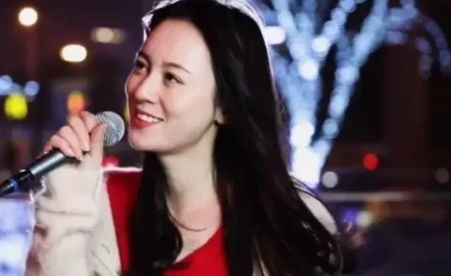 自媒体|3000W网红唐艺靠收徒赚钱,一年学费高达5W,网友:想钱想疯了?