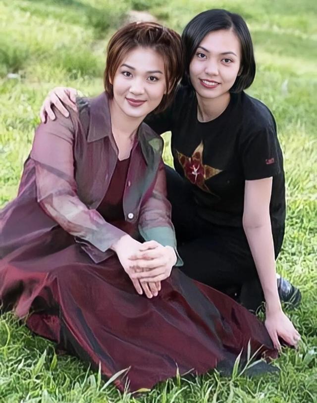 柯以敏|柯以敏:因《超级女声》而红,却为羞辱选手而付出惨痛代价