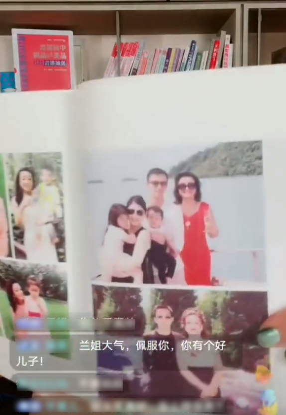 街拍|张兰晒全家福透露汪小菲保存大量大S照片,疑似吐槽大S不懂珍惜