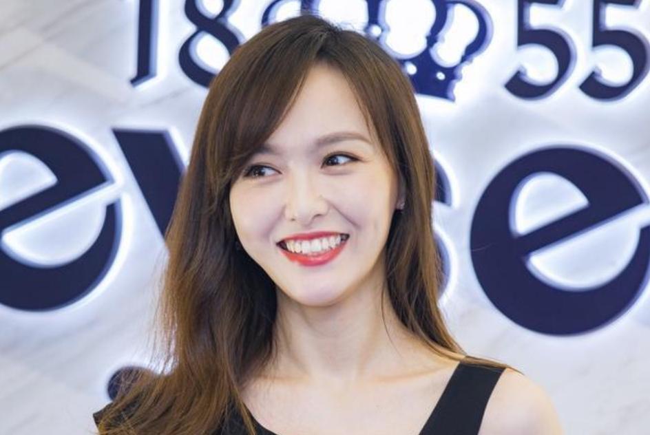 唐嫣|唐嫣首档常驻综艺官宣，搭档沙溢姚晨，霸气回应不上综艺的原因