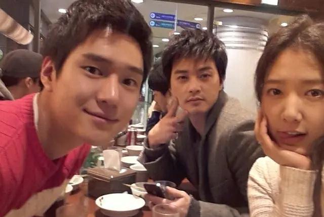 李钟硕|她结婚的时候全网宅男泪目了！想到李钟硕终究意难平，近照显沧桑