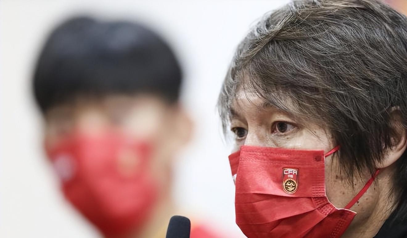 李铁被抓陆续供出同党,被抓前还在推销茶叶红枣,判他几年合适?