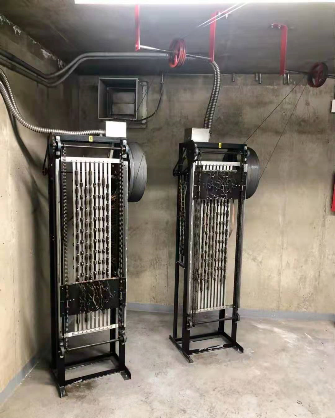 1988年的电梯,依旧崭新!保养的真好!