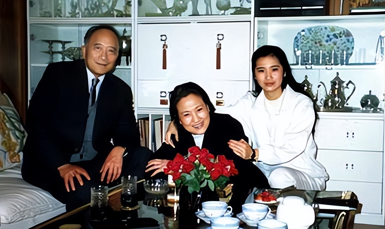 孙道临|孙道临铜像揭幕式:向梅气质依旧、达式常身姿挺拔,牛犇一头白发