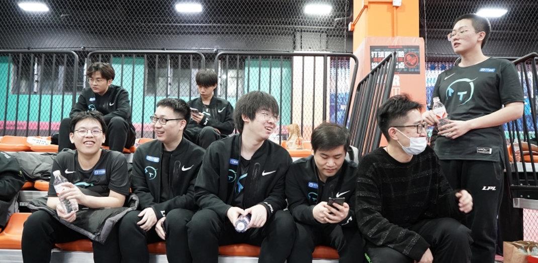 lpl|LPL又一战队被官方舍弃?人没到齐就要比赛,赛程曝光过于讽刺