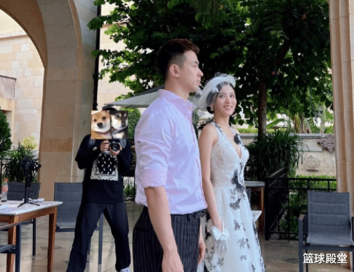 王君瑞|赵继伟婚礼彩排！范子铭阳台“偷窥”，两人恩爱相视，太般配了！